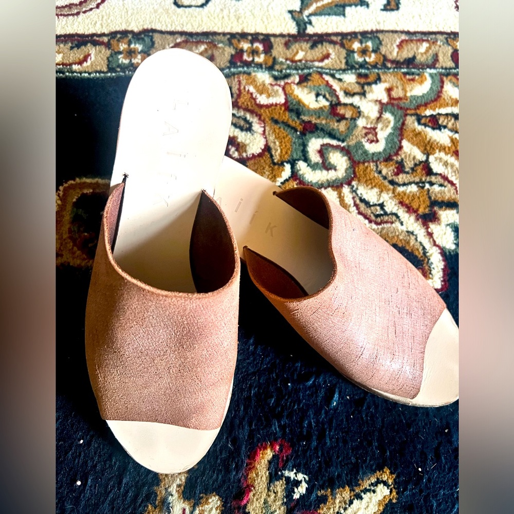 Laiika Suede slide on Chunky Block Heel Sandal Size 37 US size 7 Made in Greece